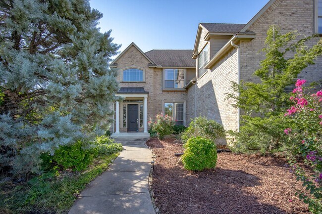 Foto del edificio - Executive (5) Bed/(4.5) Bath + Study Avail NOW! Must-See Amenities!