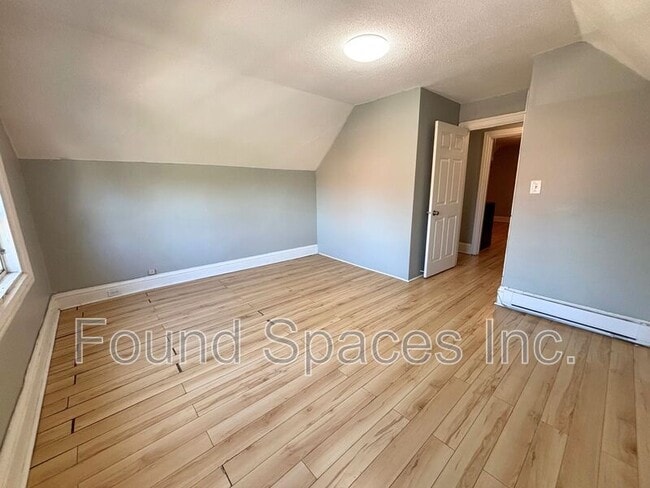 Building Photo - 76 Sanford Ave S