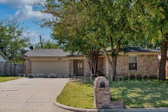 Building Photo - 618 Plainview Dr