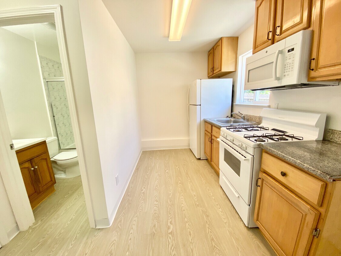 Foto principal - 1659 Oakdale Ave