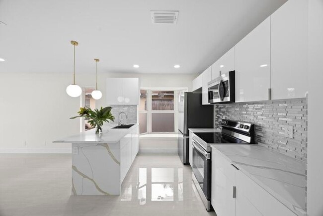 Foto del edificio - 5664 Boynton Crescent