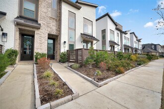 Building Photo - 16646 Texas Hill Country Rd