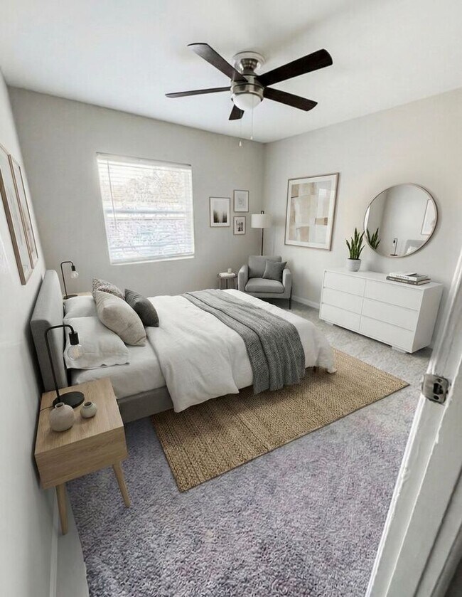 Foto del edificio - Second-Floor 2-Bedroom Premium Apartment | 850 SF