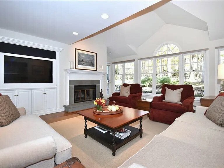 Foto principal - 27 Turtle Back Ln E