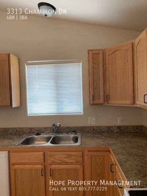 Foto del edificio - 3313 Champion Dr