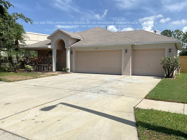 Building Photo - 15517 Lake Bella Vista Dr