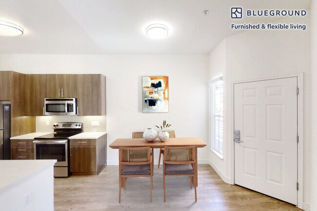 Foto del edificio - 1257 Lakeside Dr