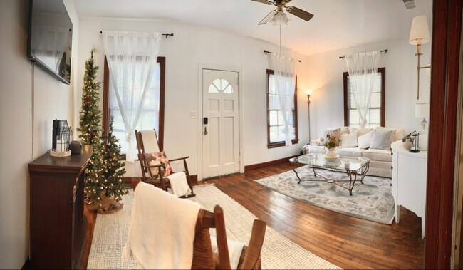 Building Photo - 417 S Prairieville St