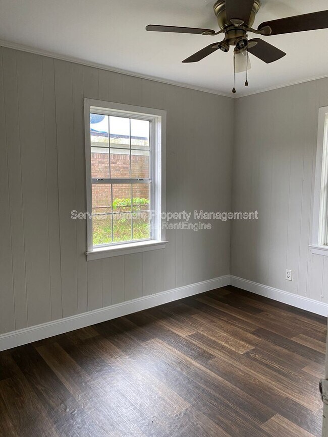 Foto del edificio - 3213 N Guillemard St