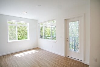 Building Photo - 2320 N Vancouver Ave