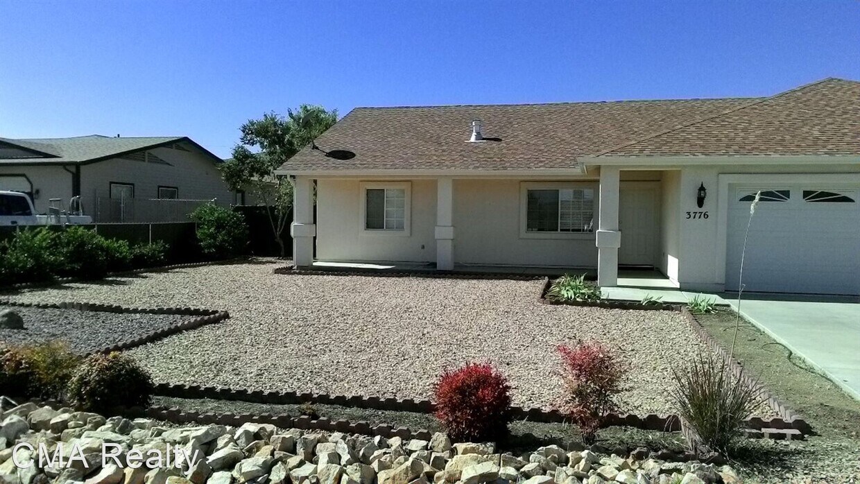 Foto principal - 3 br, 2 bath House - 3776 N Lynx Lake Drive