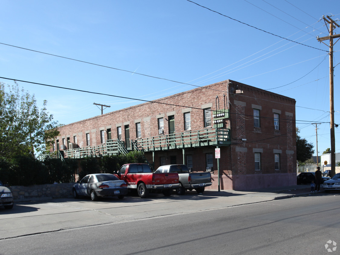 Primary Photo - 901 Chihuahua St