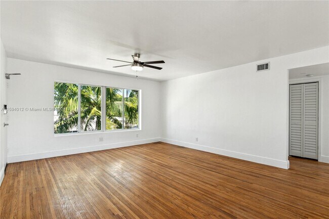 Foto del edificio - 820 83rd St