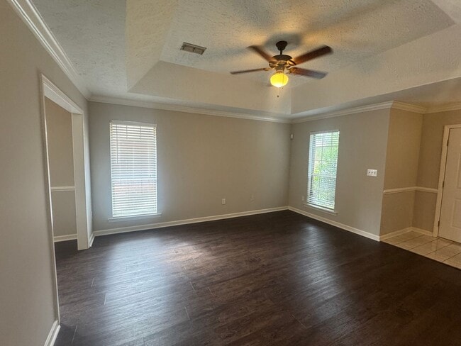 Building Photo - Immaculate East Chase Patio Home