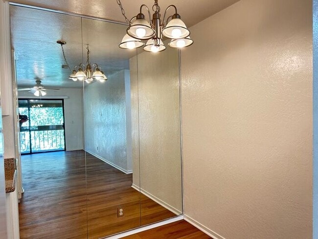 Building Photo - Charming Condo Near Monterey Coast
