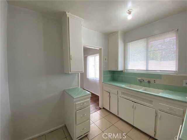 Building Photo - 516 E Lomita Ave