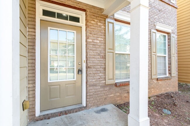 Foto del edificio - 4 Bedroom/2.5 Bath Townhouse!