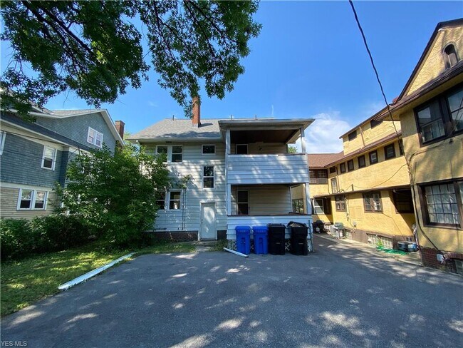 Building Photo - 10407 Clifton Blvd