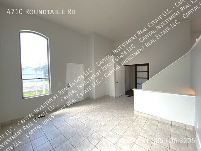 Building Photo - 4710 Roundtable Rd