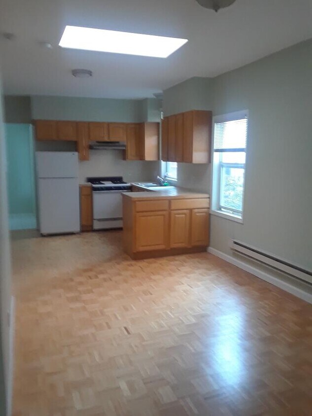 Foto principal - 4 bedroom in San Francisco CA 94133