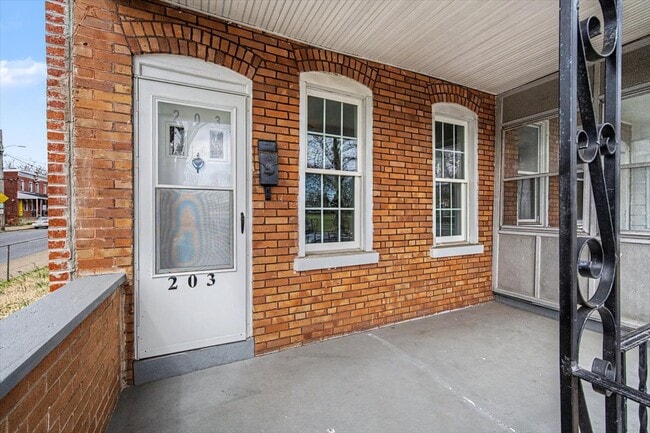 Foto del edificio - 203 N DuPont St