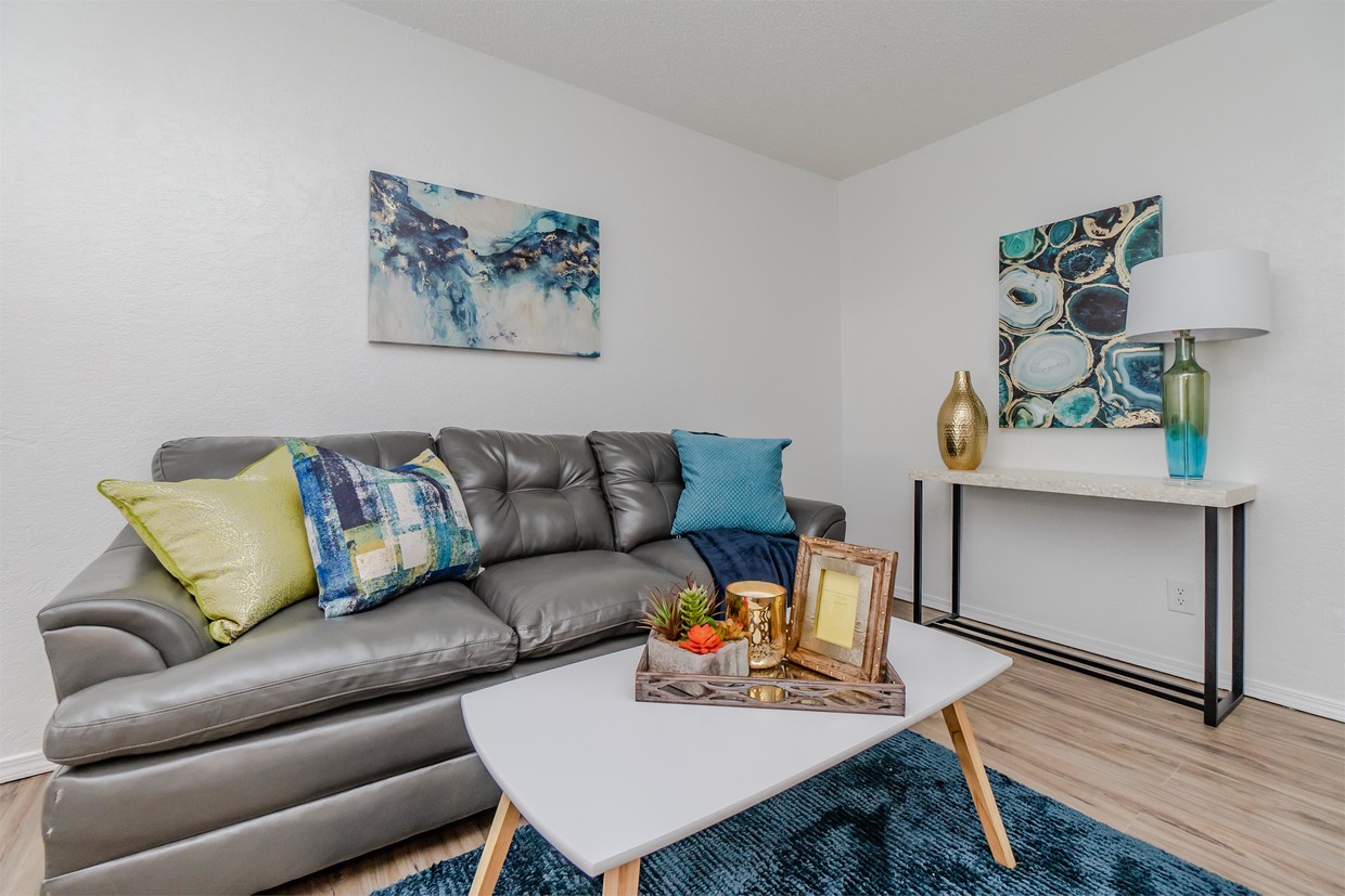 Foto principal - 4300 S Portland Ave