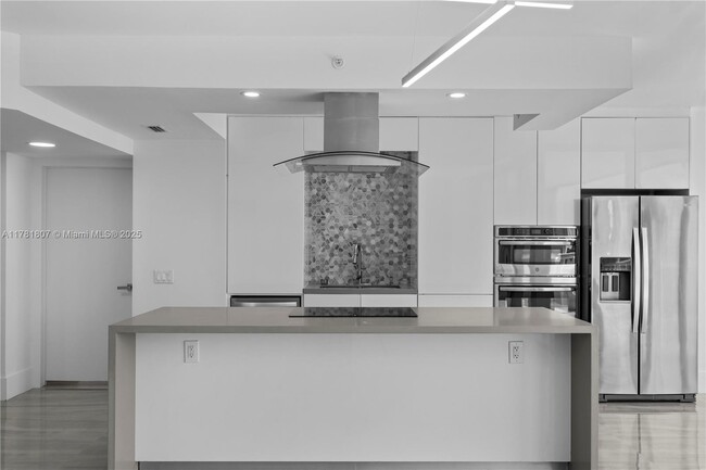 Building Photo - 21055 Yacht Club Dr
