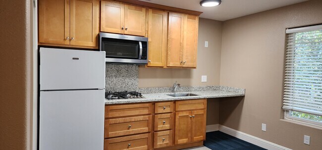 Studio - 195 N 13th St