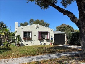 Building Photo - 521 NW 48th St