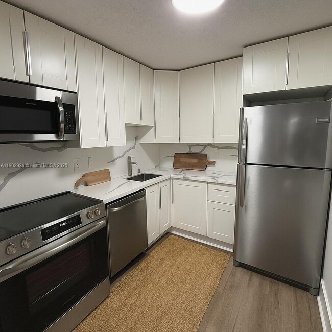 Foto del edificio - 4630 NW 102nd Ave