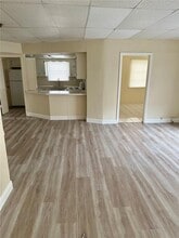 Building Photo - 9390 E Bay Harbor Dr