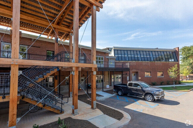 Building Photo - The Elements West