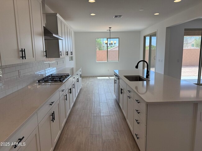 Building Photo - 40563 W Michaels Dr