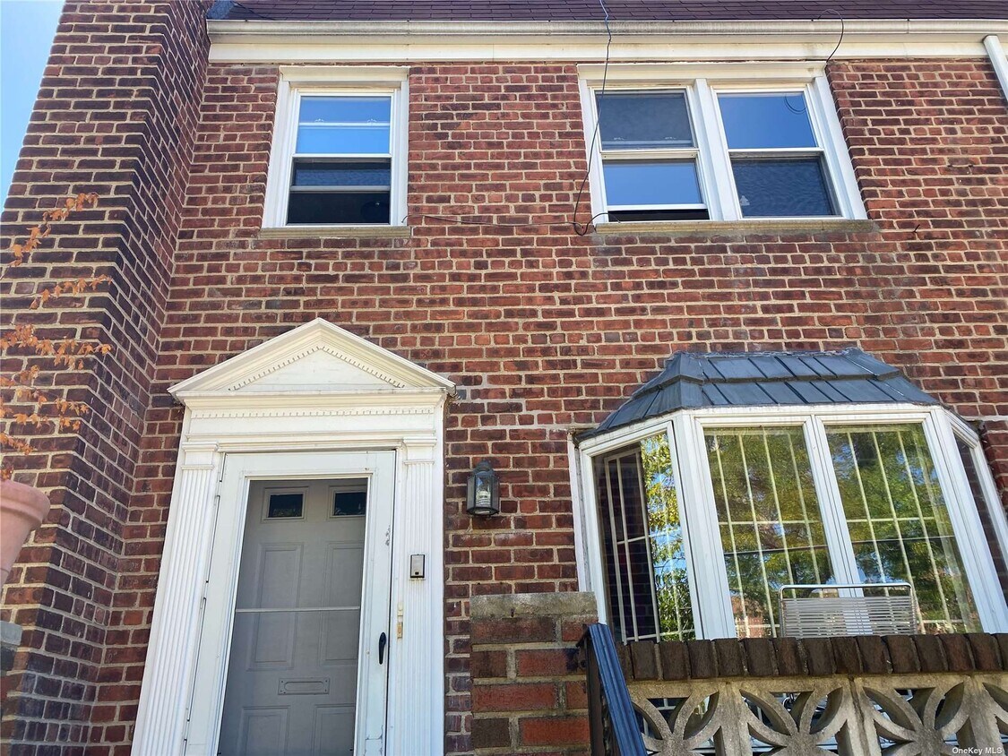 Primary Photo - 174-16 68th Ave