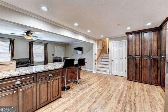 Foto del edificio - 2486 Rex Rd