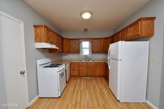 Building Photo - 3 br, 1 bath House - 7651 Rogers St