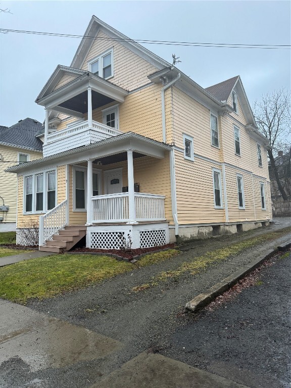 Primary Photo - 9 Minden Ave