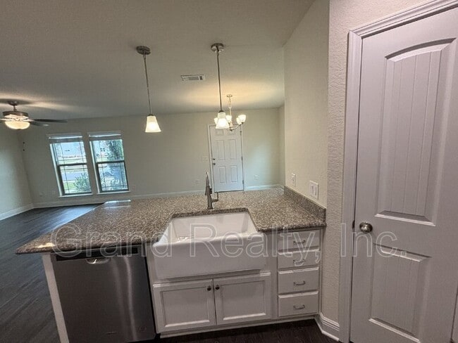 Building Photo - 4393 Village Oak Ln