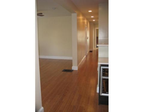 Foto del edificio - 211 W 8th St