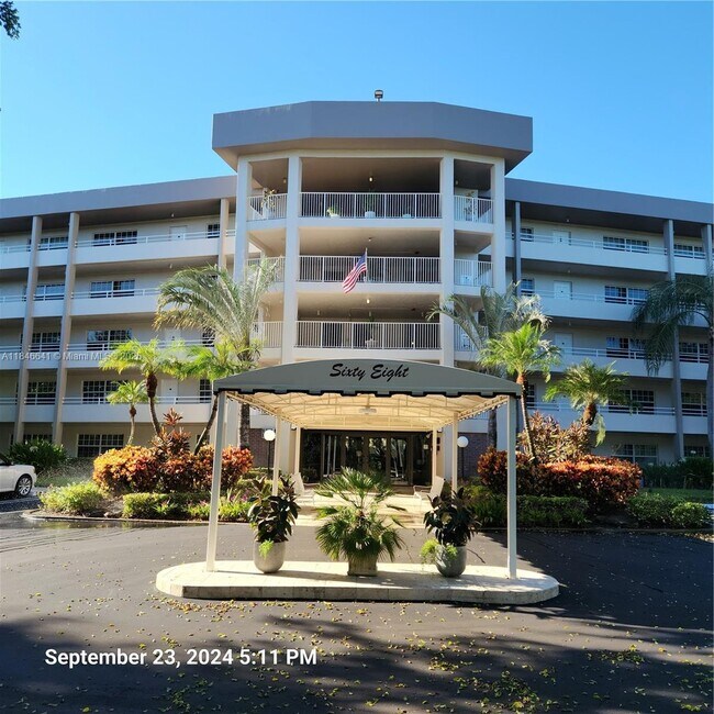 Foto del edificio - 545 Oaks Ln
