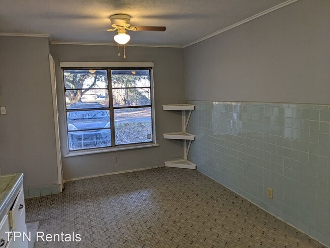 Building Photo - 2 br, 1 bath House - 2711 Quinton St.