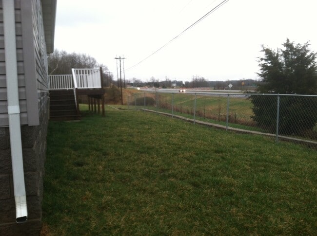 Building Photo - 106 Cornflower Way Radcliff