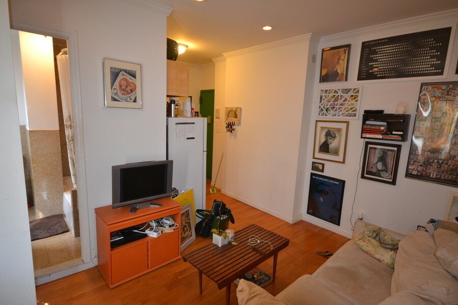 Primary Photo - 135 Sullivan St