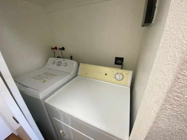 Foto del edificio - 1201 Glen Cove Parkway Unit 907