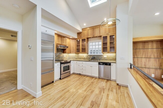 Building Photo - 2 br, 2 bath House - 153 Lake Street