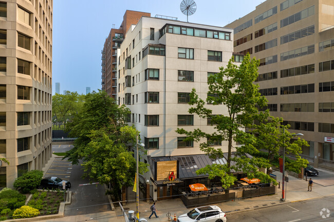 Building Photo - The Whitehall Apartments