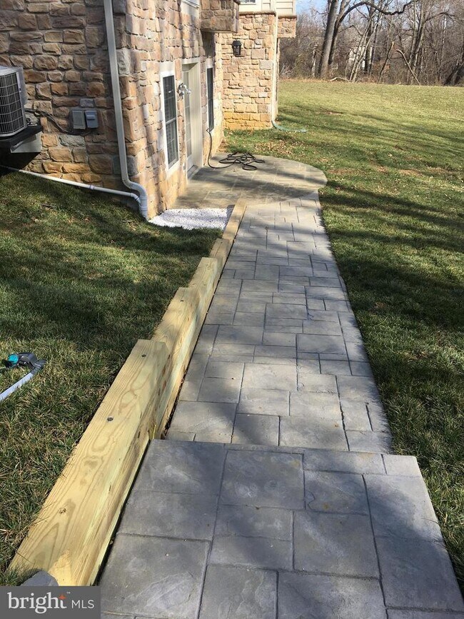 Foto del edificio - 5101 Cornelias Prospect Dr