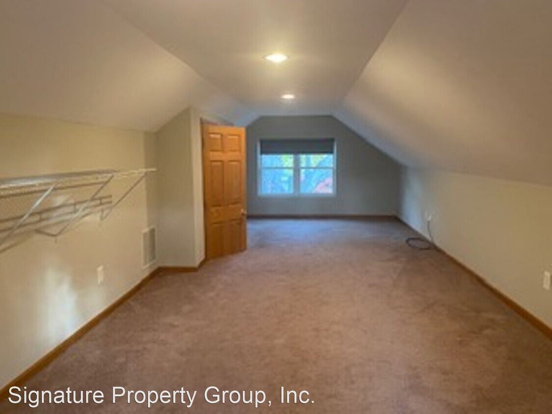 Primary Photo - 4 br, 2 bath House - 1012 Warner