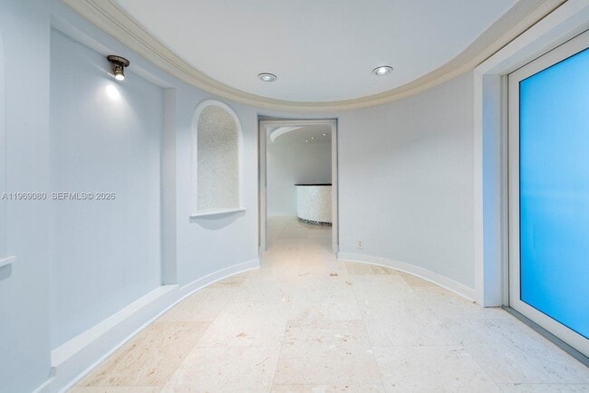 Building Photo - 333 Sunset Dr