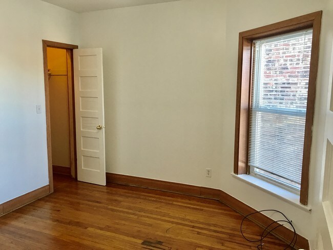 Foto del edificio - 5123 S Indiana Ave